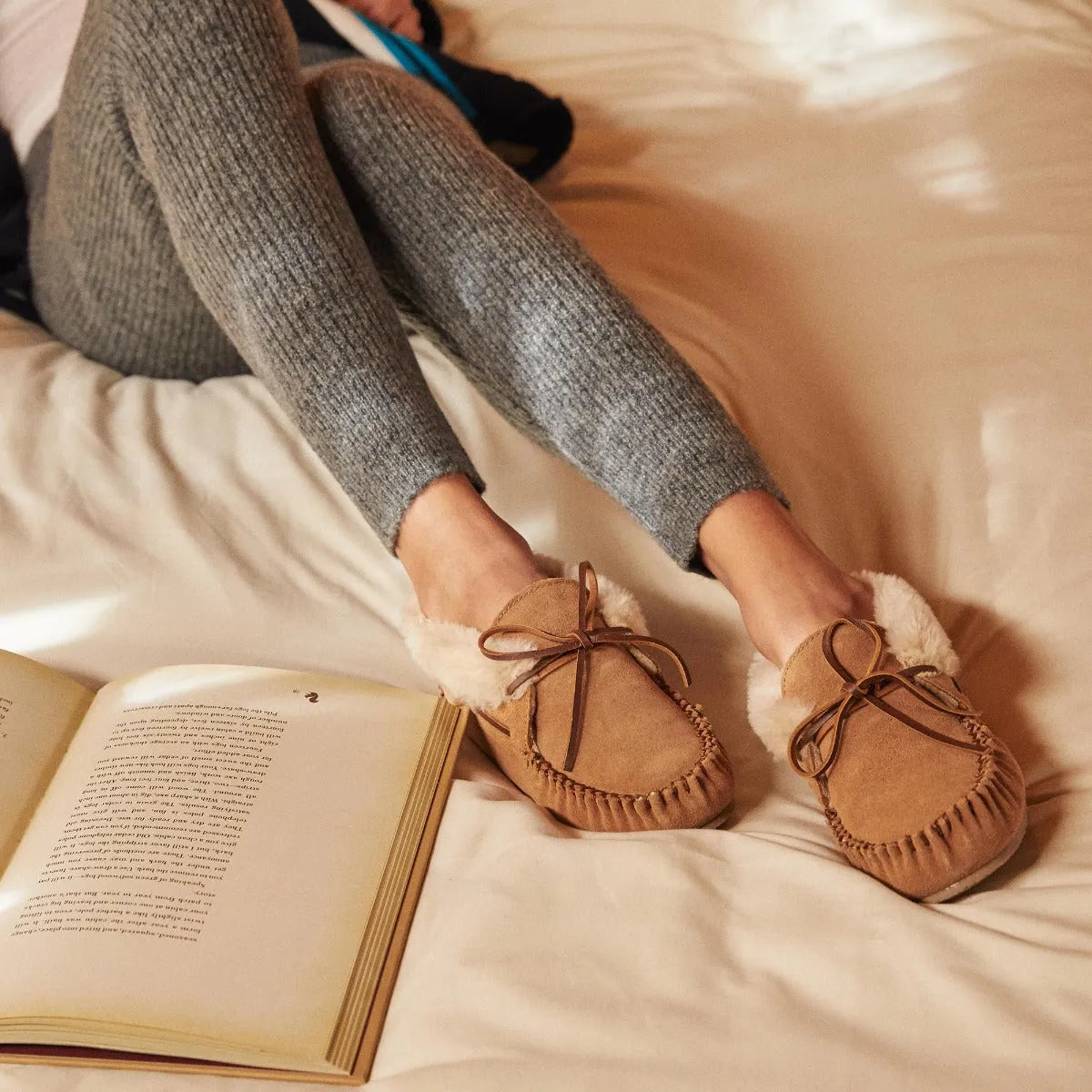 Minnetonka Chrissy Bootie - Womens Slipper Cinnamon