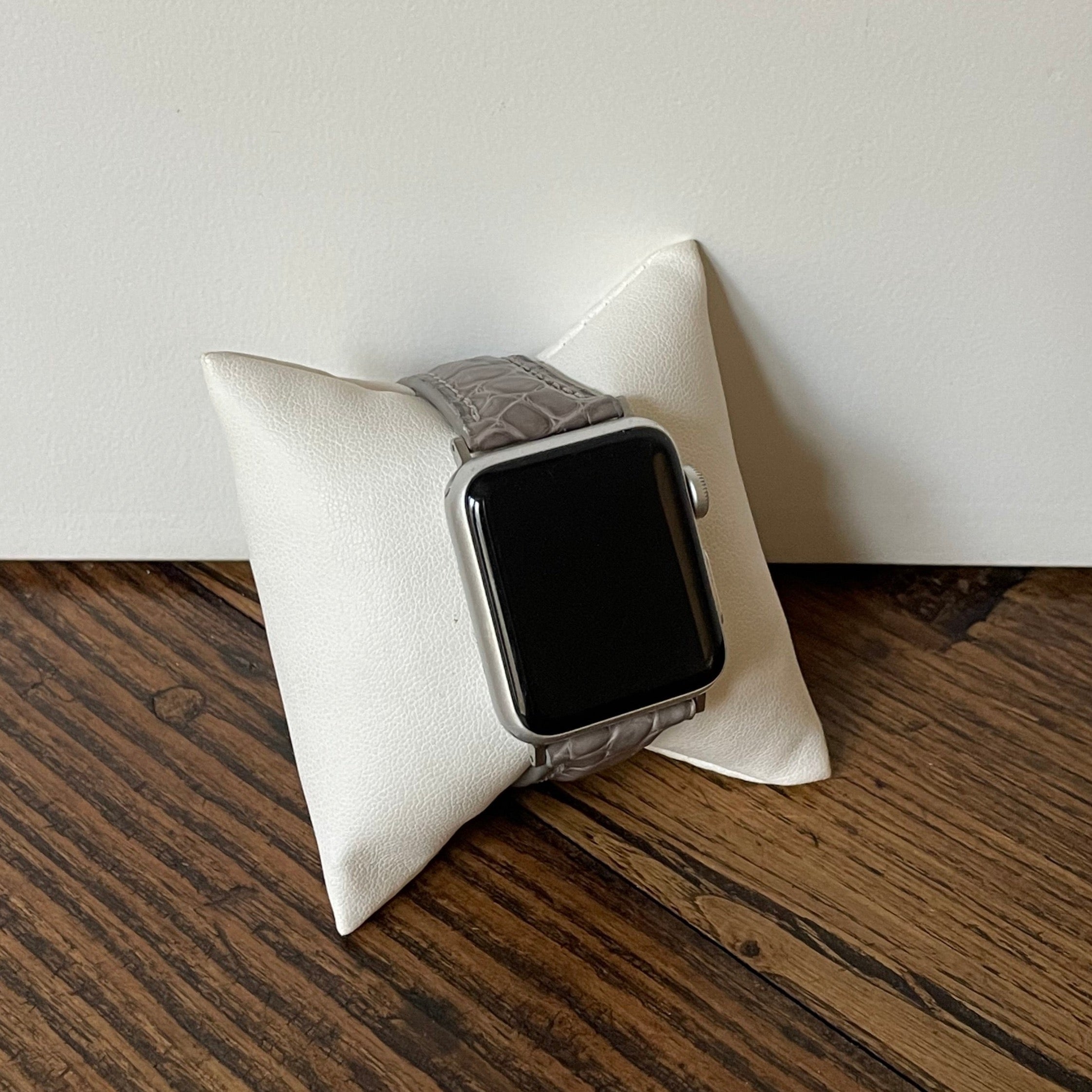 Apple Watch Band, Light Grey Matte Alligator
