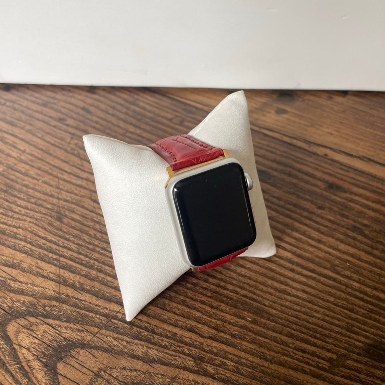 Apple Watch Band, Rouge Rubis Matte Alligator